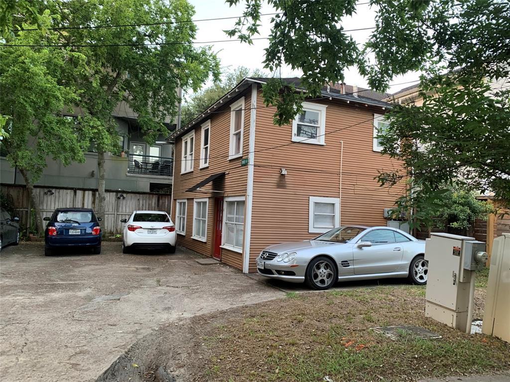 2402 2 Driscoll Street, Houston, Texas 77019, 1 Bedroom Bedrooms, ,1 BathroomBathrooms,Multi-family,For Sale,Driscoll,77193506