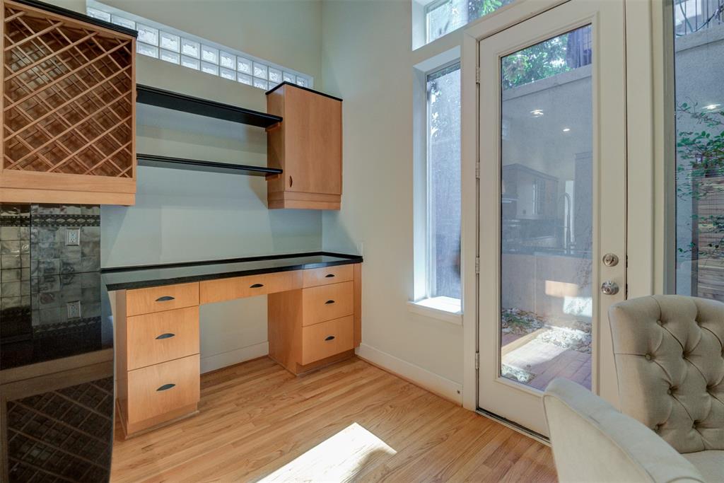 4413 3 Mandell Street, Houston, Texas 77006, 4 Bedrooms Bedrooms, 8 Rooms Rooms,3 BathroomsBathrooms,Single-family,For Sale,Mandell,65361727