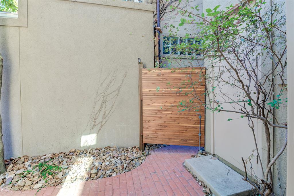 4413 3 Mandell Street, Houston, Texas 77006, 4 Bedrooms Bedrooms, 8 Rooms Rooms,3 BathroomsBathrooms,Single-family,For Sale,Mandell,65361727