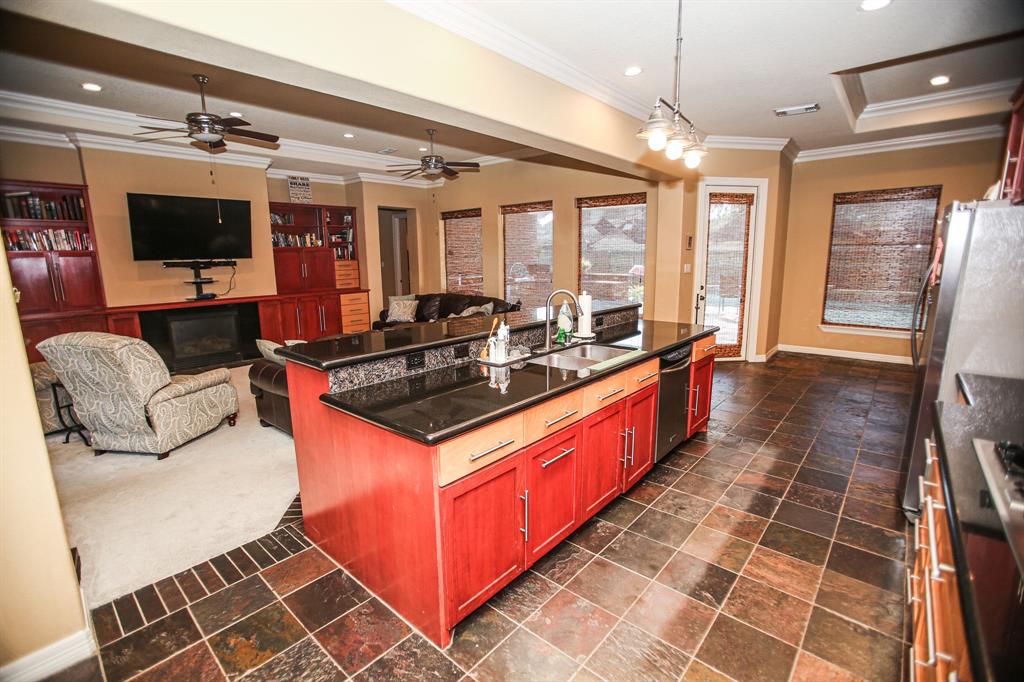 108 2 Arrowhead Drive, Lake Jackson, Texas 77566, 4 Bedrooms Bedrooms, 4 Rooms Rooms,4 BathroomsBathrooms,Single-family,For Sale,Arrowhead,50123570