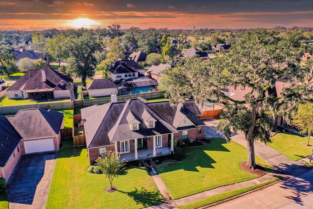 108 2 Arrowhead Drive, Lake Jackson, Texas 77566, 4 Bedrooms Bedrooms, 4 Rooms Rooms,4 BathroomsBathrooms,Single-family,For Sale,Arrowhead,50123570