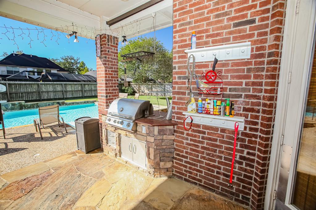 108 2 Arrowhead Drive, Lake Jackson, Texas 77566, 4 Bedrooms Bedrooms, 4 Rooms Rooms,4 BathroomsBathrooms,Single-family,For Sale,Arrowhead,50123570