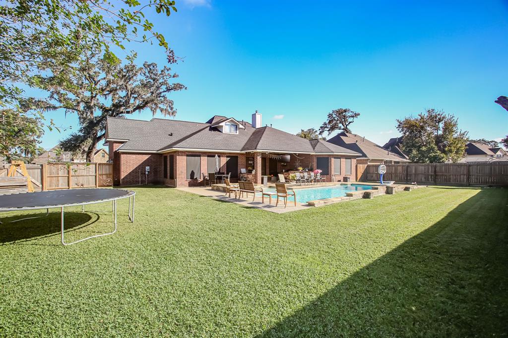 108 2 Arrowhead Drive, Lake Jackson, Texas 77566, 4 Bedrooms Bedrooms, 4 Rooms Rooms,4 BathroomsBathrooms,Single-family,For Sale,Arrowhead,50123570