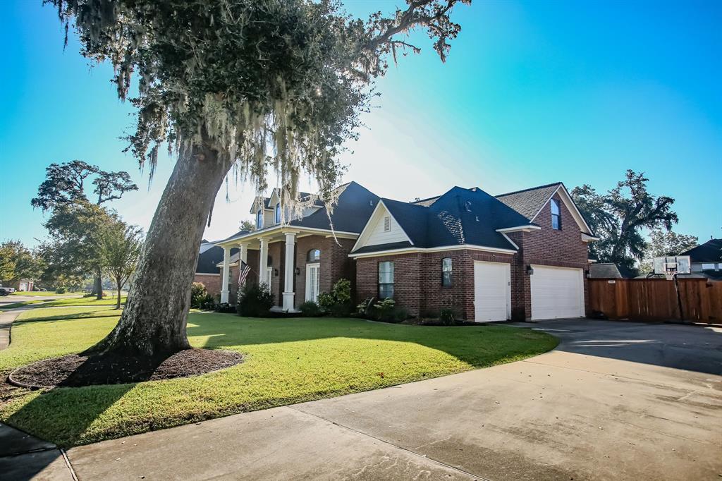 108 2 Arrowhead Drive, Lake Jackson, Texas 77566, 4 Bedrooms Bedrooms, 4 Rooms Rooms,4 BathroomsBathrooms,Single-family,For Sale,Arrowhead,50123570