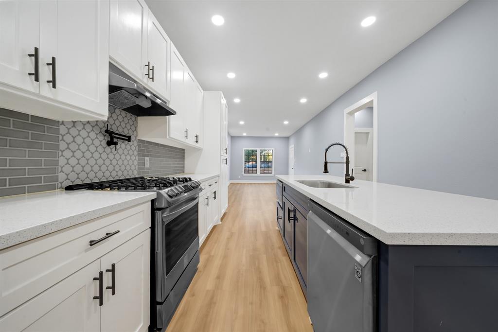 2416 1 Lee Street, Houston, Texas 77026, 3 Bedrooms Bedrooms, 5 Rooms Rooms,2 BathroomsBathrooms,Single-family,For Sale,Lee,87203511
