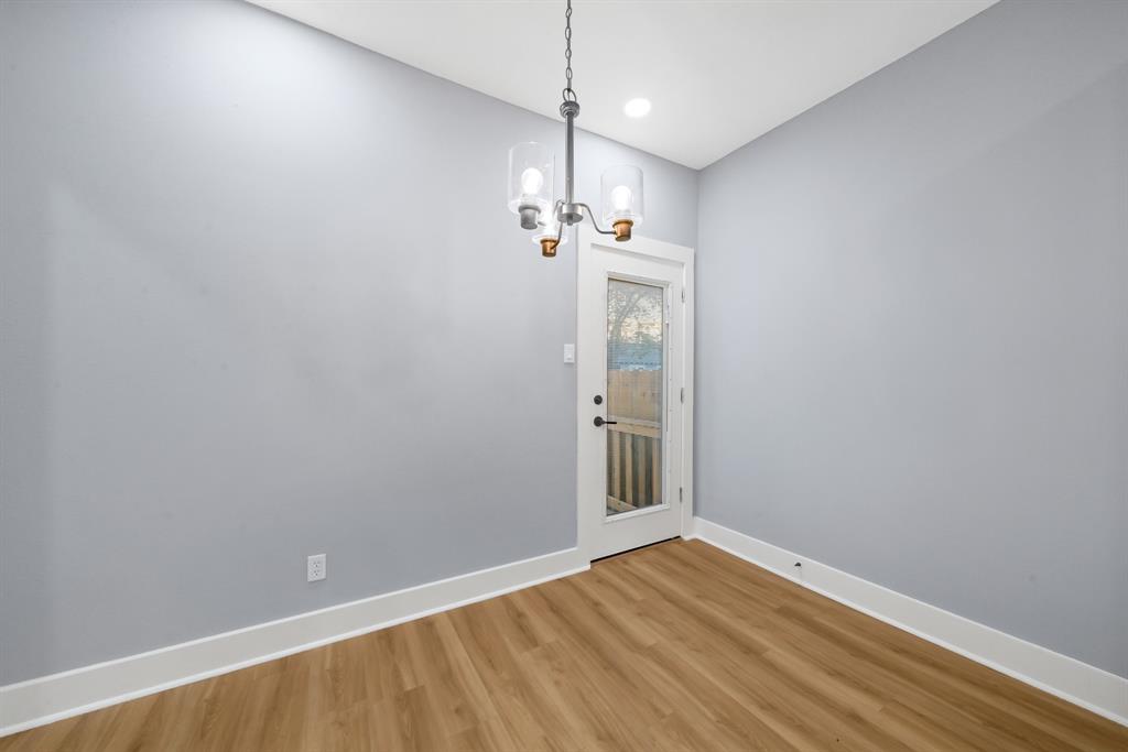 2416 1 Lee Street, Houston, Texas 77026, 3 Bedrooms Bedrooms, 5 Rooms Rooms,2 BathroomsBathrooms,Single-family,For Sale,Lee,87203511