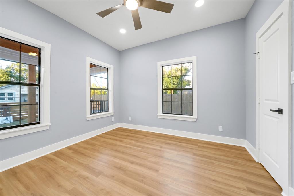 2416 1 Lee Street, Houston, Texas 77026, 3 Bedrooms Bedrooms, 5 Rooms Rooms,2 BathroomsBathrooms,Single-family,For Sale,Lee,87203511