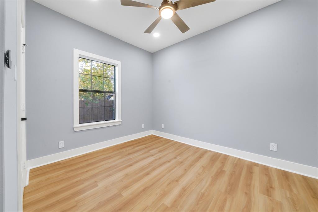2416 1 Lee Street, Houston, Texas 77026, 3 Bedrooms Bedrooms, 5 Rooms Rooms,2 BathroomsBathrooms,Single-family,For Sale,Lee,87203511