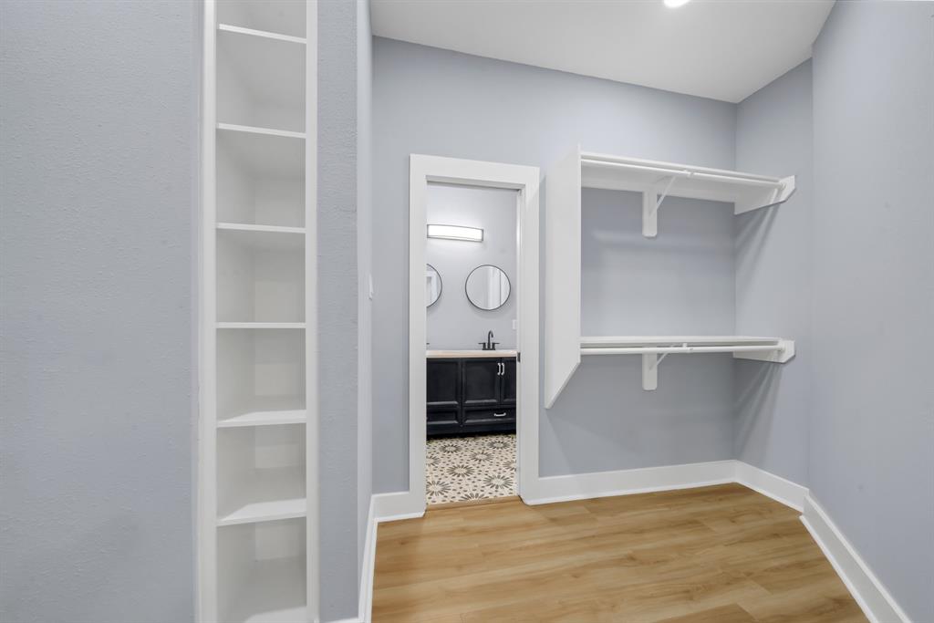 2416 1 Lee Street, Houston, Texas 77026, 3 Bedrooms Bedrooms, 5 Rooms Rooms,2 BathroomsBathrooms,Single-family,For Sale,Lee,87203511