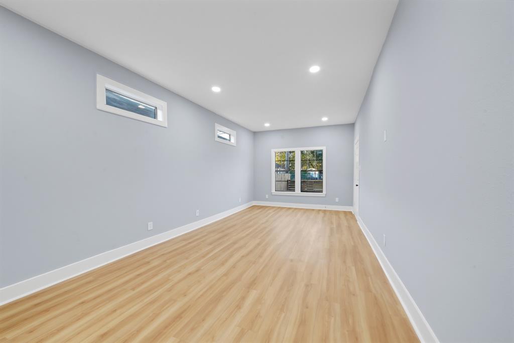 2416 1 Lee Street, Houston, Texas 77026, 3 Bedrooms Bedrooms, 5 Rooms Rooms,2 BathroomsBathrooms,Single-family,For Sale,Lee,87203511