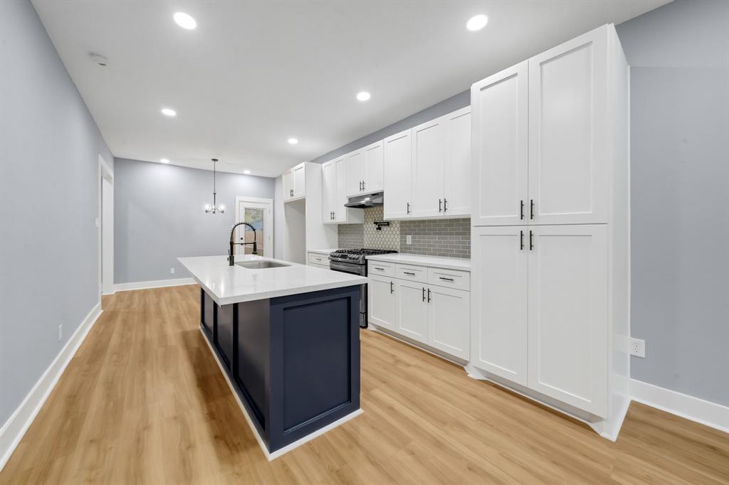 2416 1 Lee Street, Houston, Texas 77026, 3 Bedrooms Bedrooms, 5 Rooms Rooms,2 BathroomsBathrooms,Single-family,For Sale,Lee,87203511