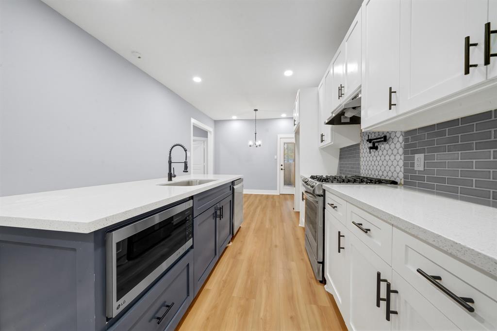 2416 1 Lee Street, Houston, Texas 77026, 3 Bedrooms Bedrooms, 5 Rooms Rooms,2 BathroomsBathrooms,Single-family,For Sale,Lee,87203511