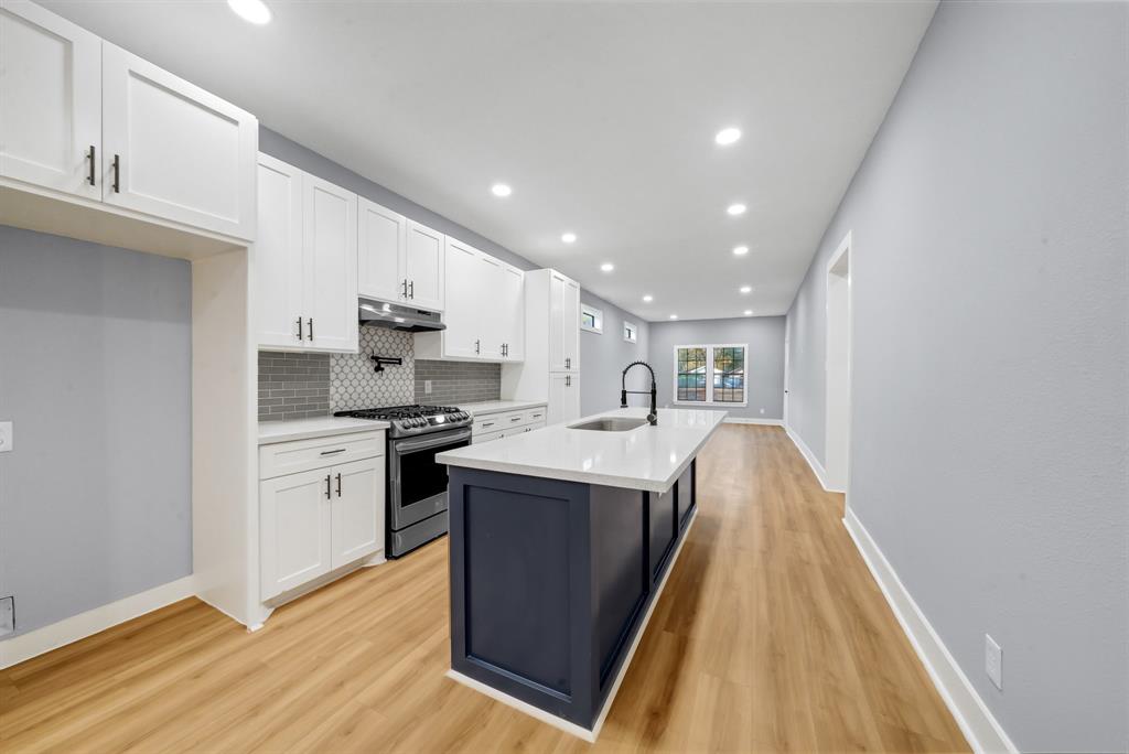 2416 1 Lee Street, Houston, Texas 77026, 3 Bedrooms Bedrooms, 5 Rooms Rooms,2 BathroomsBathrooms,Single-family,For Sale,Lee,87203511