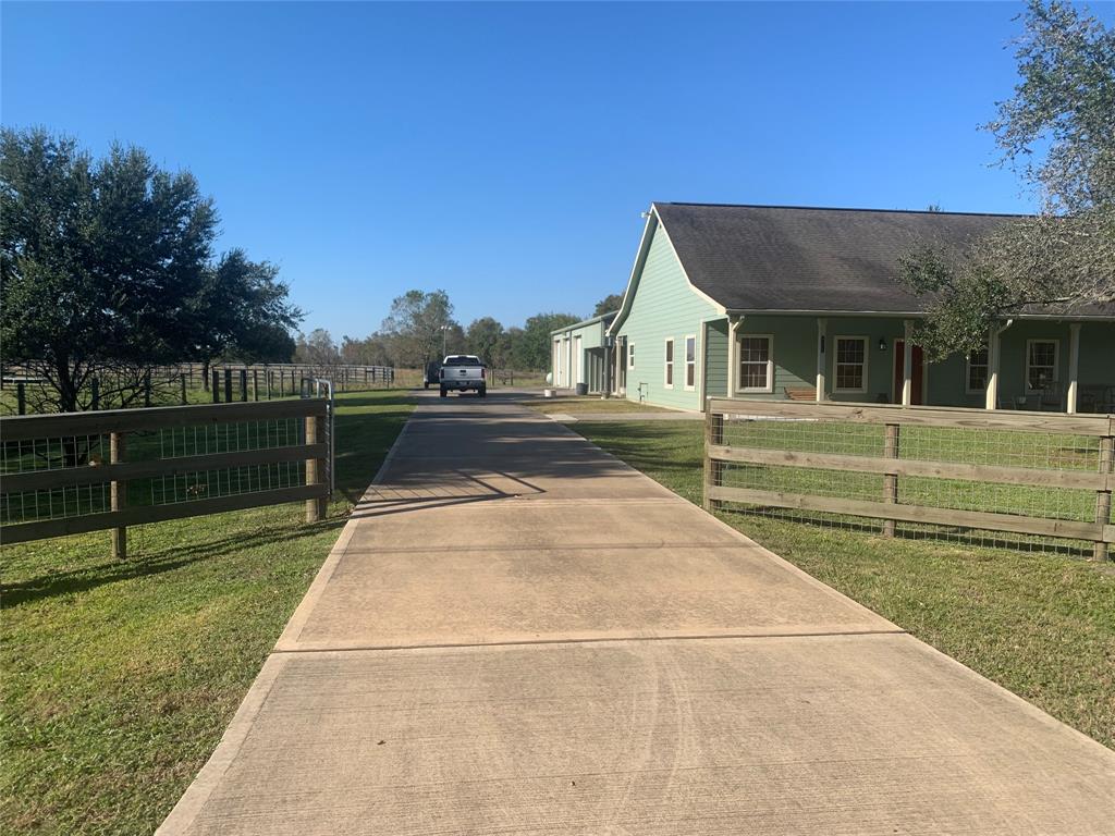 4212 1 CR 182, Alvin, Texas 77511, ,2 BathroomsBathrooms,Country Homes/acreage,For Sale,CR 182,22937544