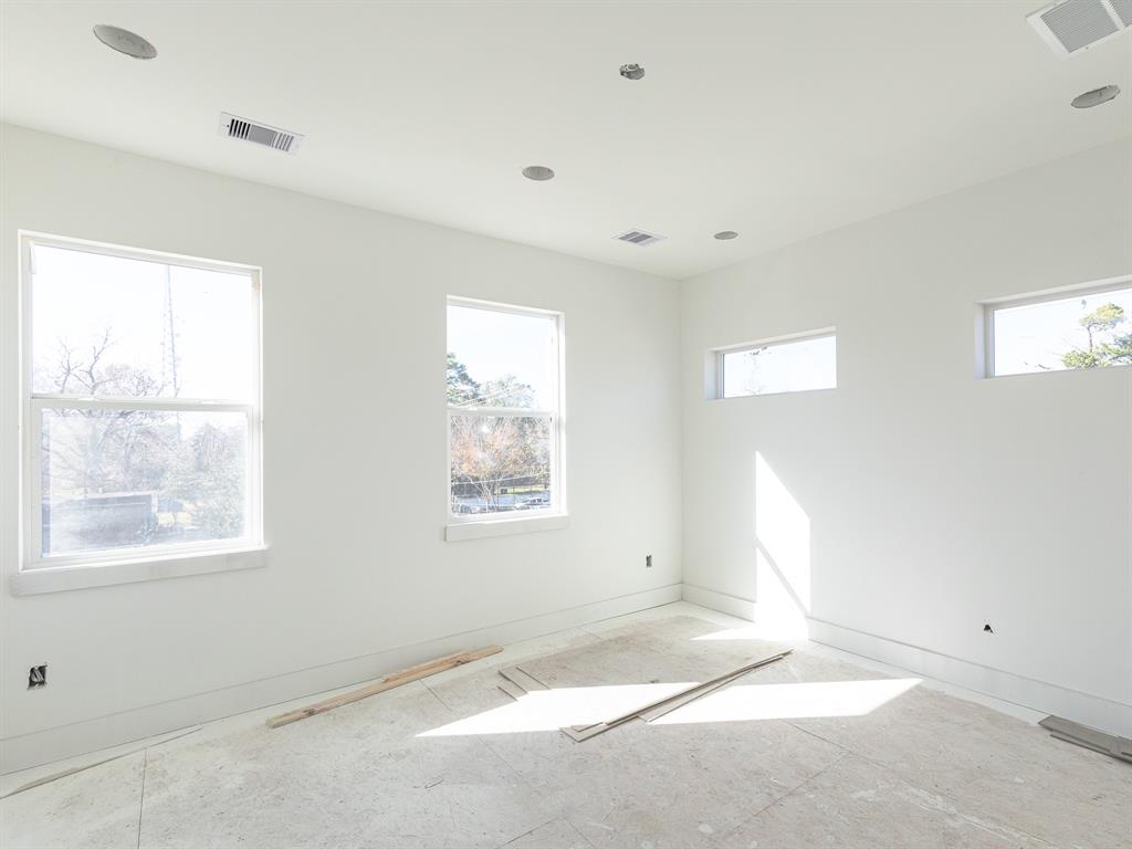 5330 3 Donovan Gardens Lane, Houston, Texas 77091, 3 Bedrooms Bedrooms, 12 Rooms Rooms,3 BathroomsBathrooms,Single-family,For Sale,Donovan Gardens Lane,85338063