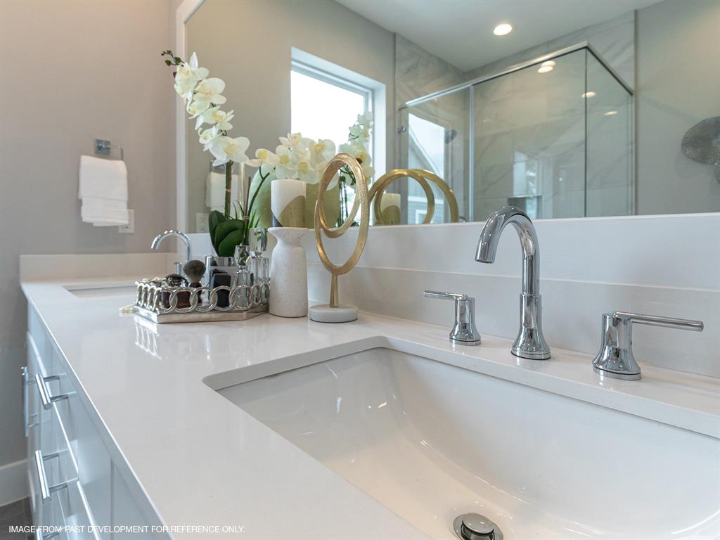 5330 3 Donovan Gardens Lane, Houston, Texas 77091, 3 Bedrooms Bedrooms, 12 Rooms Rooms,3 BathroomsBathrooms,Single-family,For Sale,Donovan Gardens Lane,85338063