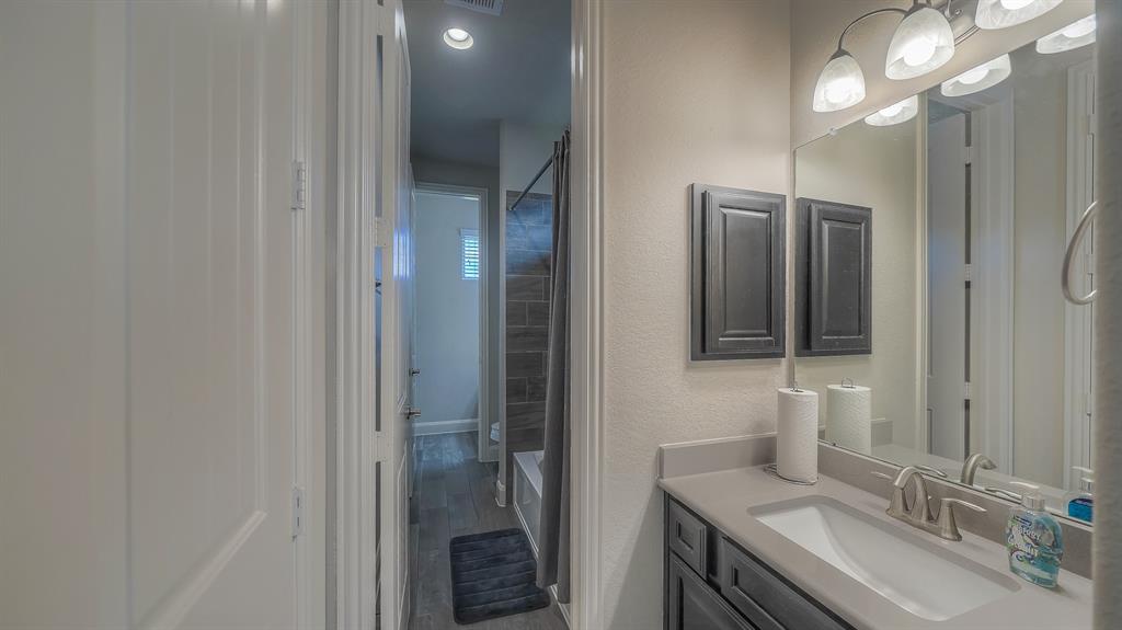 4906 1 Alaina Drive, Rosharon, Texas 77583, 4 Bedrooms Bedrooms, 12 Rooms Rooms,3 BathroomsBathrooms,Single-family,For Sale,Alaina,63286607