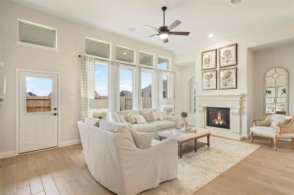 19014 2 Andalusian Glen Lane, Tomball, Texas 77377, 4 Bedrooms Bedrooms, 12 Rooms Rooms,3 BathroomsBathrooms,Single-family,For Sale,Andalusian Glen,73739885