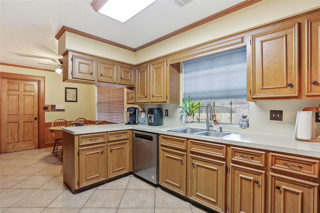 4214 2 Cedar Valley Drive, Houston, Texas 77345, 4 Bedrooms Bedrooms, 9 Rooms Rooms,2 BathroomsBathrooms,Single-family,For Sale,Cedar Valley,53368824