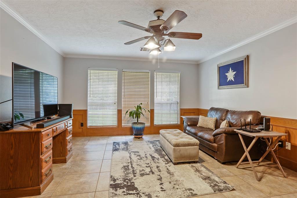 4214 2 Cedar Valley Drive, Houston, Texas 77345, 4 Bedrooms Bedrooms, 9 Rooms Rooms,2 BathroomsBathrooms,Single-family,For Sale,Cedar Valley,53368824