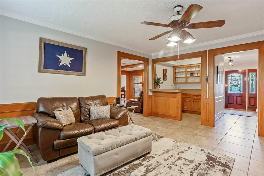 4214 2 Cedar Valley Drive, Houston, Texas 77345, 4 Bedrooms Bedrooms, 9 Rooms Rooms,2 BathroomsBathrooms,Single-family,For Sale,Cedar Valley,53368824