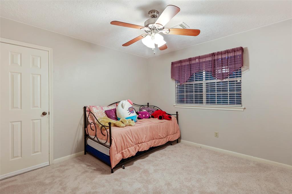 4214 2 Cedar Valley Drive, Houston, Texas 77345, 4 Bedrooms Bedrooms, 9 Rooms Rooms,2 BathroomsBathrooms,Single-family,For Sale,Cedar Valley,53368824