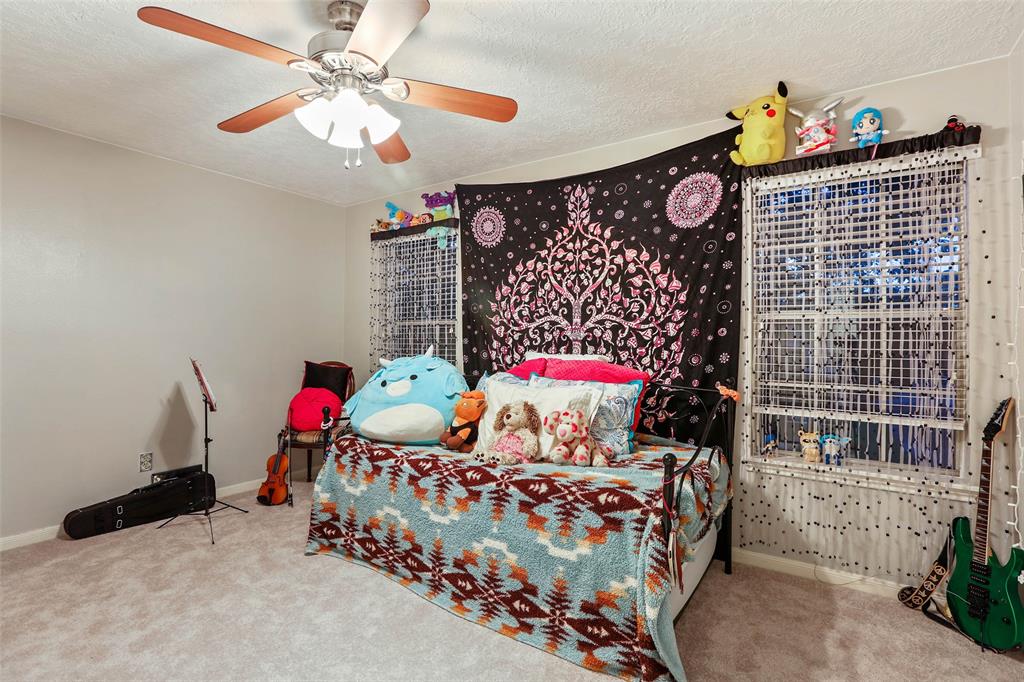 4214 2 Cedar Valley Drive, Houston, Texas 77345, 4 Bedrooms Bedrooms, 9 Rooms Rooms,2 BathroomsBathrooms,Single-family,For Sale,Cedar Valley,53368824