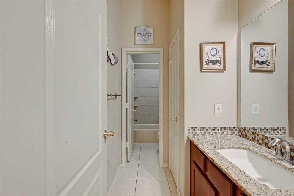 13710 2 Kingston River Lane, Houston, Texas 77044, 4 Bedrooms Bedrooms, 5 Rooms Rooms,3 BathroomsBathrooms,Single-family,For Sale,Kingston River,53125012