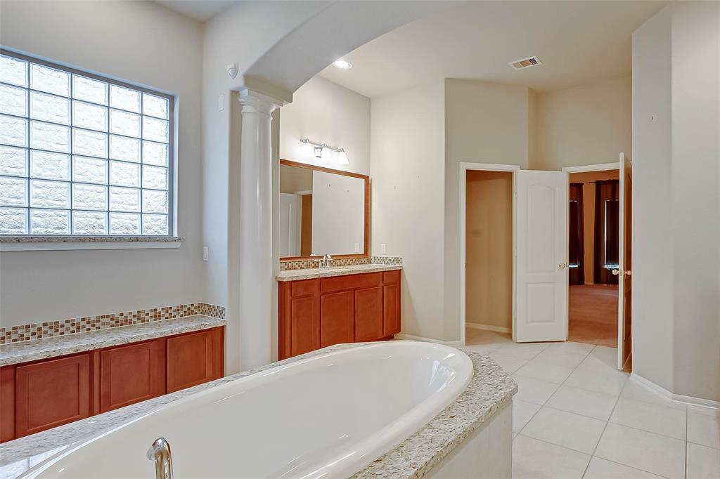 13710 2 Kingston River Lane, Houston, Texas 77044, 4 Bedrooms Bedrooms, 5 Rooms Rooms,3 BathroomsBathrooms,Single-family,For Sale,Kingston River,53125012
