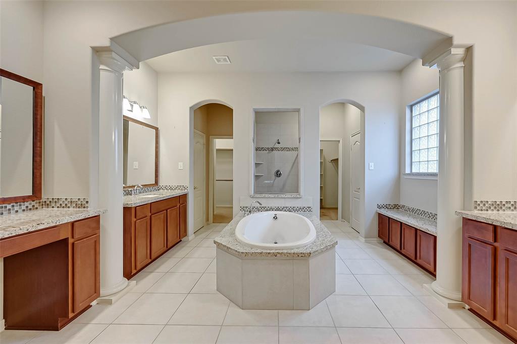 13710 2 Kingston River Lane, Houston, Texas 77044, 4 Bedrooms Bedrooms, 5 Rooms Rooms,3 BathroomsBathrooms,Single-family,For Sale,Kingston River,53125012