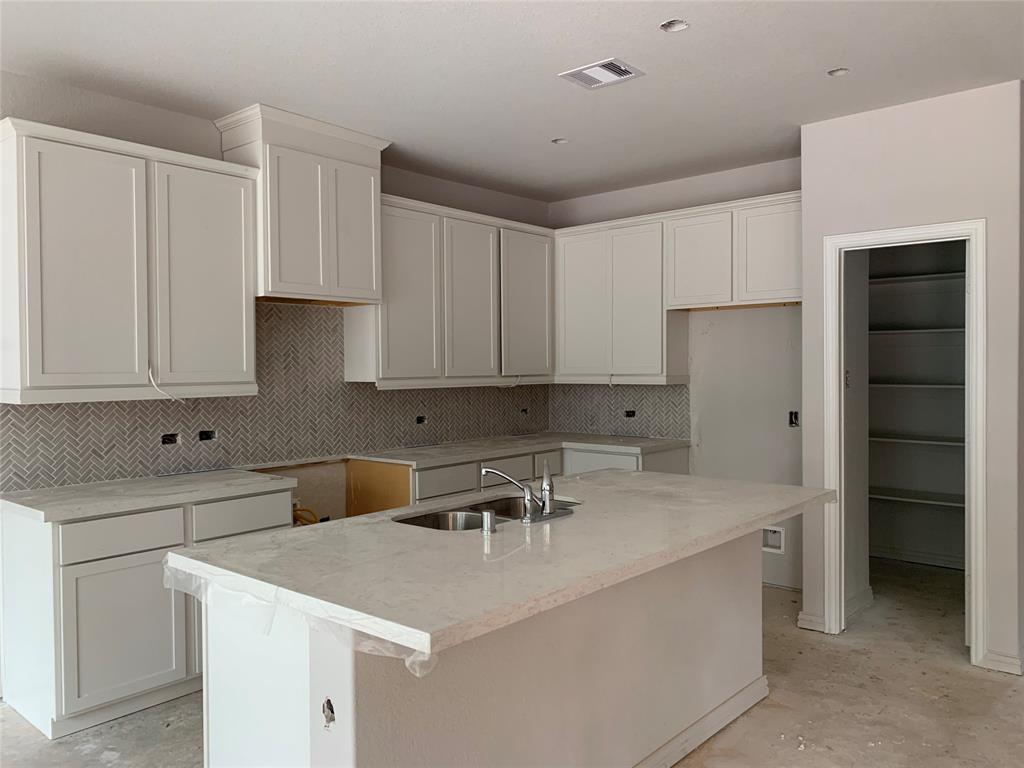 307 2 Southern Red Court, Willis, Texas 77318, 4 Bedrooms Bedrooms, 8 Rooms Rooms,3 BathroomsBathrooms,Single-family,For Sale,Southern Red,59447411
