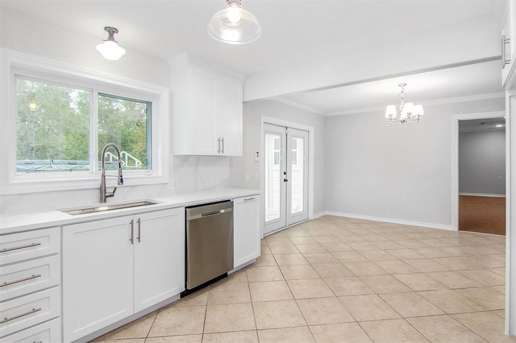 1010 1 Rosewood Drive, Dickinson, Texas 77539, 3 Bedrooms Bedrooms, 7 Rooms Rooms,2 BathroomsBathrooms,Single-family,For Sale,Rosewood,85876678