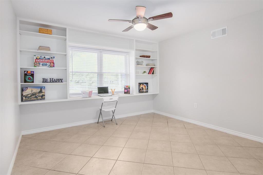 1010 1 Rosewood Drive, Dickinson, Texas 77539, 3 Bedrooms Bedrooms, 7 Rooms Rooms,2 BathroomsBathrooms,Single-family,For Sale,Rosewood,85876678