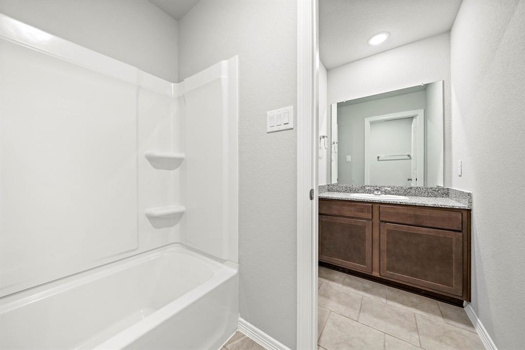 31342 2 Black Forest Crossing, Fulshear, Texas 77441, 4 Bedrooms Bedrooms, 7 Rooms Rooms,3 BathroomsBathrooms,Single-family,For Sale,Black Forest,79761528