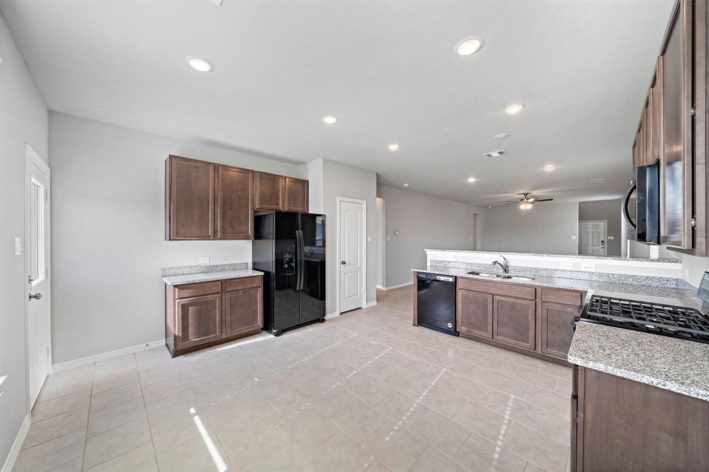 31342 2 Black Forest Crossing, Fulshear, Texas 77441, 4 Bedrooms Bedrooms, 7 Rooms Rooms,3 BathroomsBathrooms,Single-family,For Sale,Black Forest,79761528