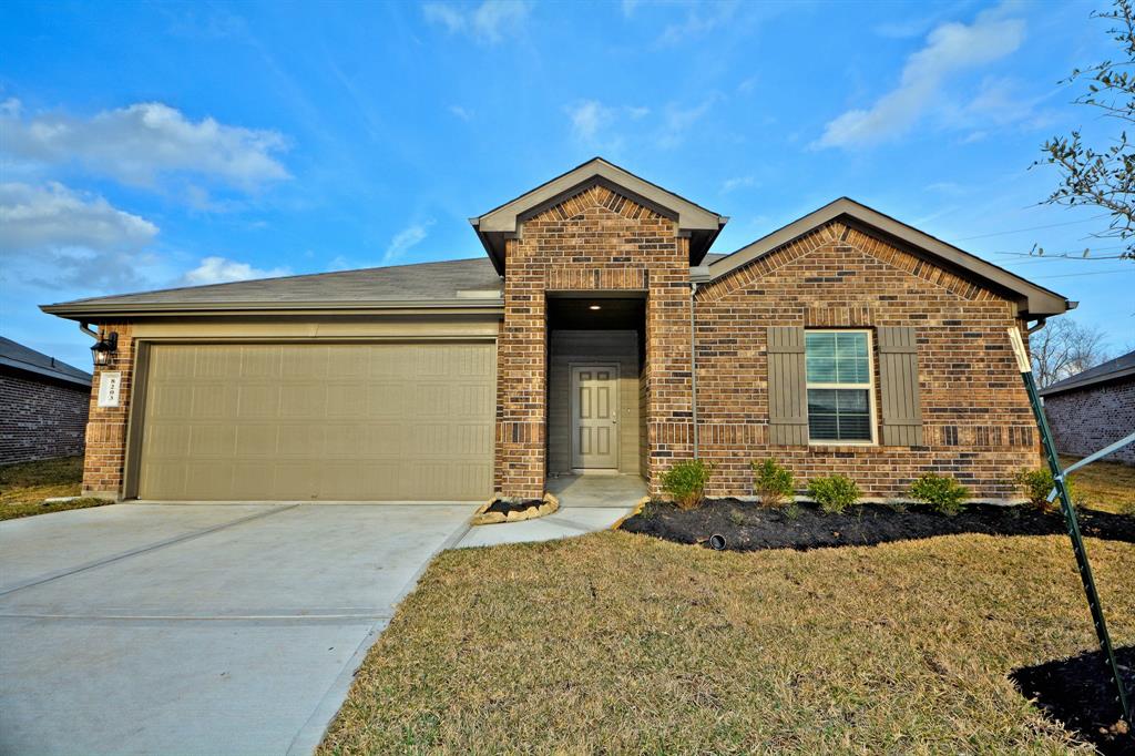 11033 1 33rd Avenue North, Texas City, Texas 77591, 4 Bedrooms Bedrooms, 6 Rooms Rooms,2 BathroomsBathrooms,Single-family,For Sale,33rd Avenue North,56886373