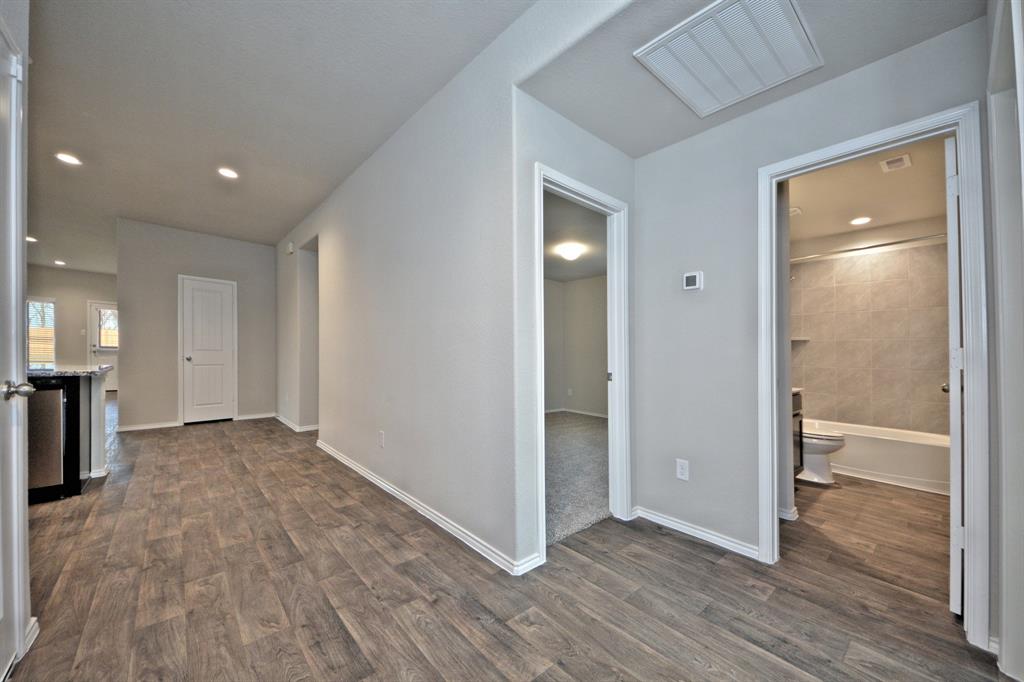 11033 1 33rd Avenue North, Texas City, Texas 77591, 4 Bedrooms Bedrooms, 6 Rooms Rooms,2 BathroomsBathrooms,Single-family,For Sale,33rd Avenue North,56886373