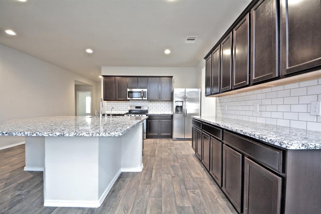 11033 1 33rd Avenue North, Texas City, Texas 77591, 4 Bedrooms Bedrooms, 6 Rooms Rooms,2 BathroomsBathrooms,Single-family,For Sale,33rd Avenue North,56886373