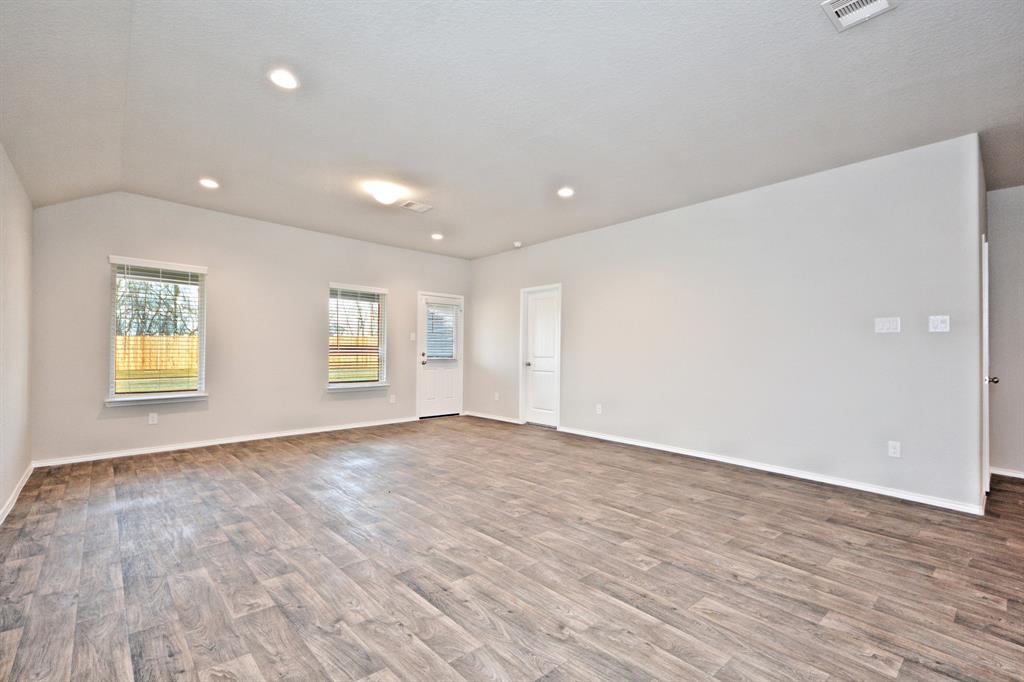 11033 1 33rd Avenue North, Texas City, Texas 77591, 4 Bedrooms Bedrooms, 6 Rooms Rooms,2 BathroomsBathrooms,Single-family,For Sale,33rd Avenue North,56886373