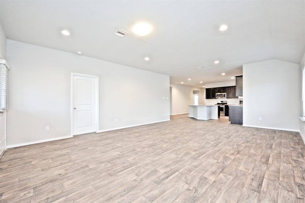 11033 1 33rd Avenue North, Texas City, Texas 77591, 4 Bedrooms Bedrooms, 6 Rooms Rooms,2 BathroomsBathrooms,Single-family,For Sale,33rd Avenue North,56886373