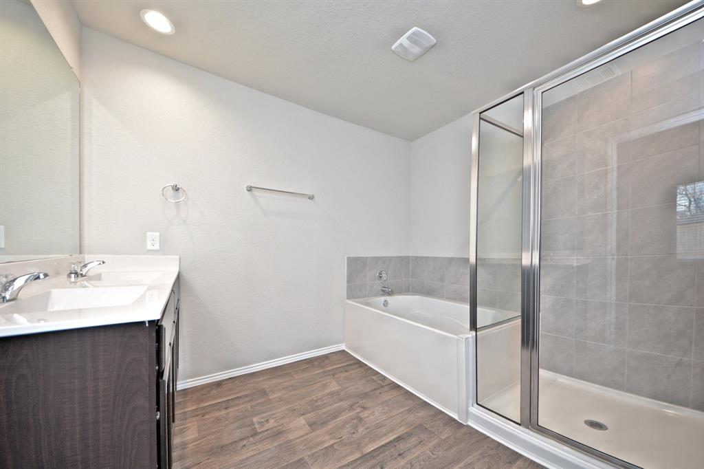 11033 1 33rd Avenue North, Texas City, Texas 77591, 4 Bedrooms Bedrooms, 6 Rooms Rooms,2 BathroomsBathrooms,Single-family,For Sale,33rd Avenue North,56886373