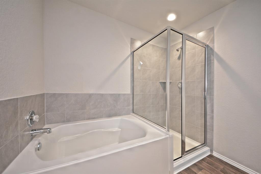 11033 1 33rd Avenue North, Texas City, Texas 77591, 4 Bedrooms Bedrooms, 6 Rooms Rooms,2 BathroomsBathrooms,Single-family,For Sale,33rd Avenue North,56886373
