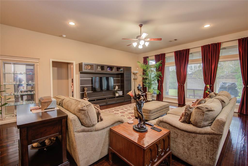13308 1 Iris View Lane, Pearland, Texas 77584, 4 Bedrooms Bedrooms, 7 Rooms Rooms,3 BathroomsBathrooms,Single-family,For Sale,Iris View,63946706