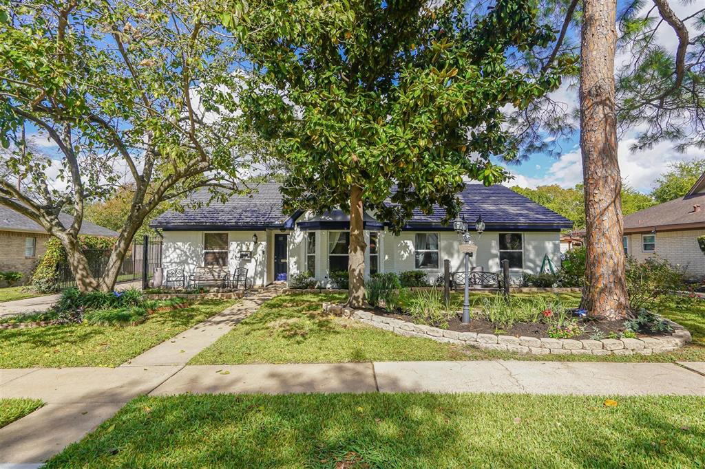 9266 1 Blankenship Drive, Houston, Texas 77080, 4 Bedrooms Bedrooms, 11 Rooms Rooms,2 BathroomsBathrooms,Single-family,For Sale,Blankenship,32482807