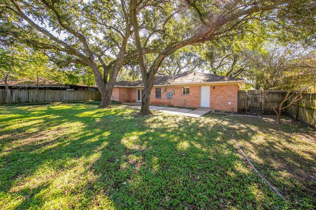 5478 1 Birdwood Road, Houston, Texas 77096, 3 Bedrooms Bedrooms, 3 Rooms Rooms,2 BathroomsBathrooms,Single-family,For Sale,Birdwood,38951092