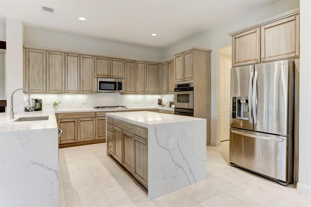 11746 2 Gallant Ridge Lane, Houston, Texas 77082, 4 Bedrooms Bedrooms, 12 Rooms Rooms,4 BathroomsBathrooms,Single-family,For Sale,Gallant Ridge,83204281