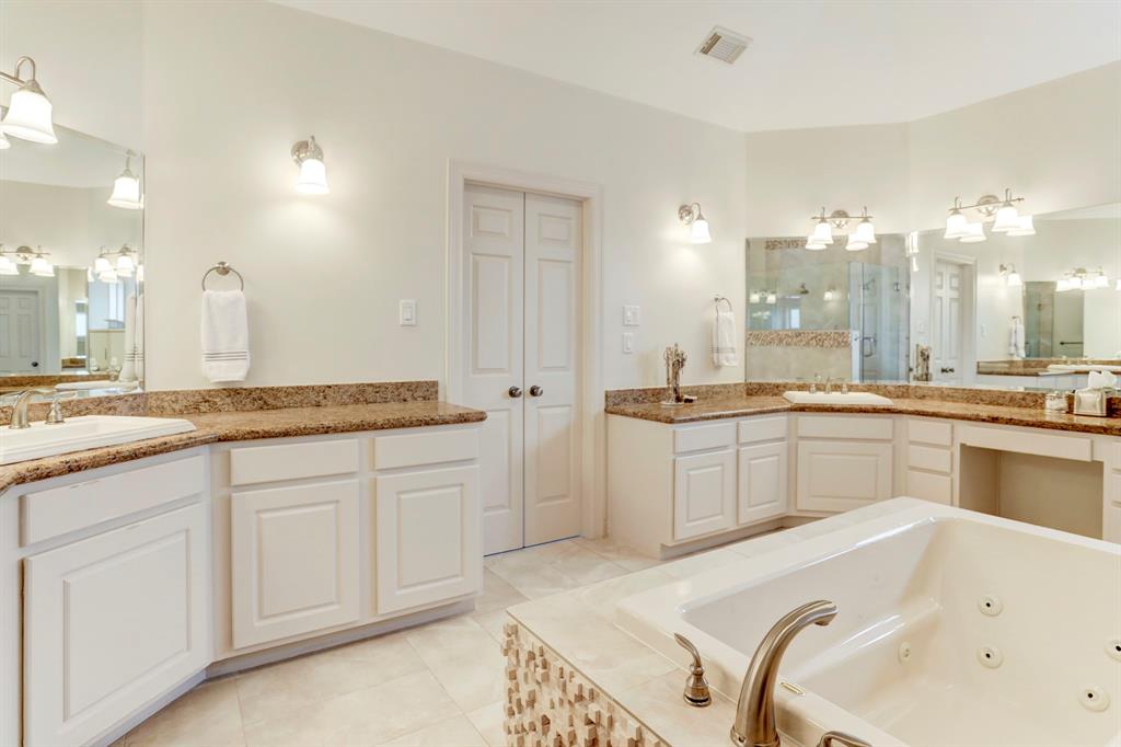 11746 2 Gallant Ridge Lane, Houston, Texas 77082, 4 Bedrooms Bedrooms, 12 Rooms Rooms,4 BathroomsBathrooms,Single-family,For Sale,Gallant Ridge,83204281
