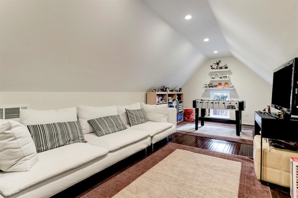 11746 2 Gallant Ridge Lane, Houston, Texas 77082, 4 Bedrooms Bedrooms, 12 Rooms Rooms,4 BathroomsBathrooms,Single-family,For Sale,Gallant Ridge,83204281