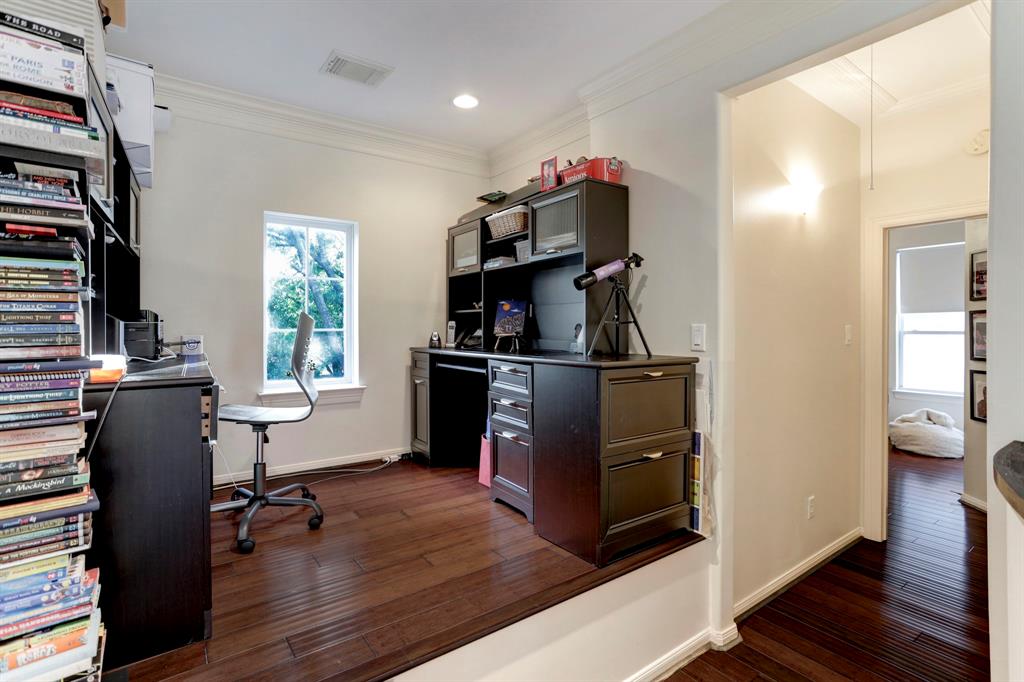 11746 2 Gallant Ridge Lane, Houston, Texas 77082, 4 Bedrooms Bedrooms, 12 Rooms Rooms,4 BathroomsBathrooms,Single-family,For Sale,Gallant Ridge,83204281