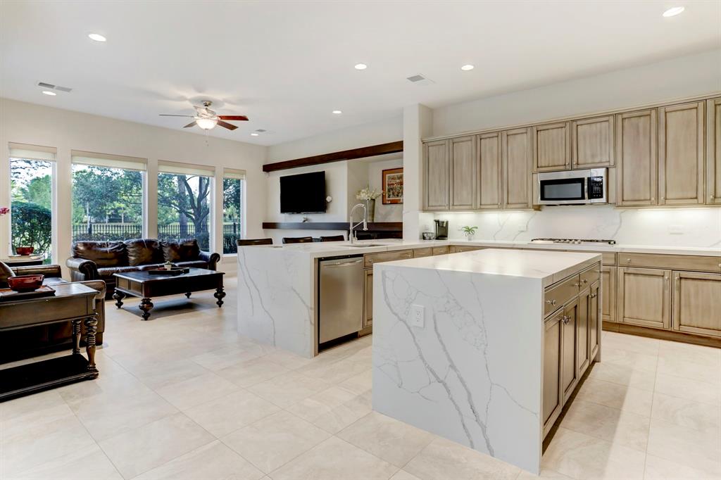11746 2 Gallant Ridge Lane, Houston, Texas 77082, 4 Bedrooms Bedrooms, 12 Rooms Rooms,4 BathroomsBathrooms,Single-family,For Sale,Gallant Ridge,83204281